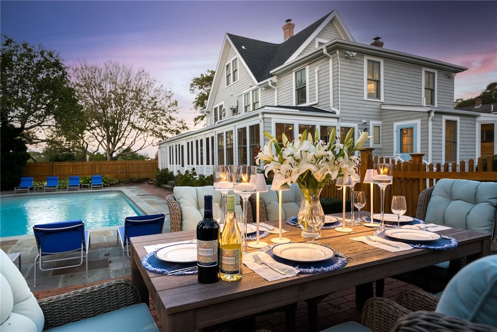 10 Pawcatuck Ave, Westerly, RI 02891 - photo 1