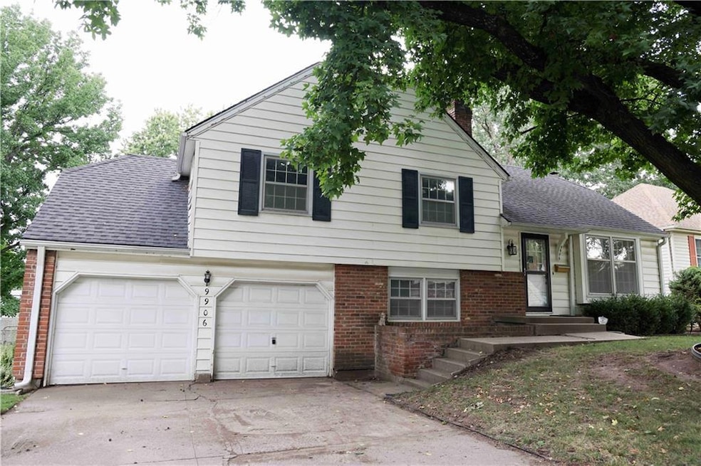 9906 Lawndale Ave, Kansas City, MO 64137 - photo 1