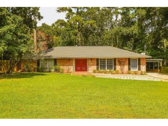 409 E Lakewood St, Nacogdoches, TX 75965 - photo 1