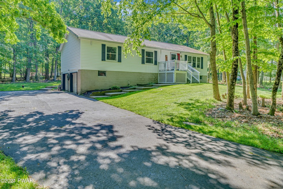 228 Aspen Dr, Milford, PA 18337 - photo 1