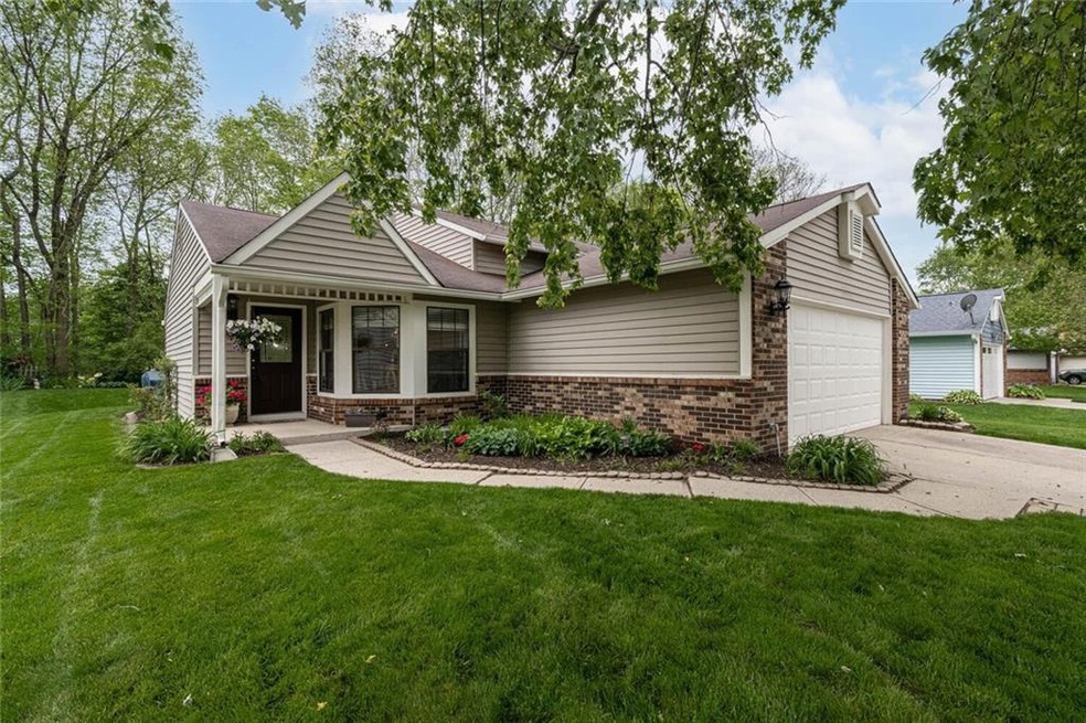 Great curb appeal and lush landscaping! Welcome home! 