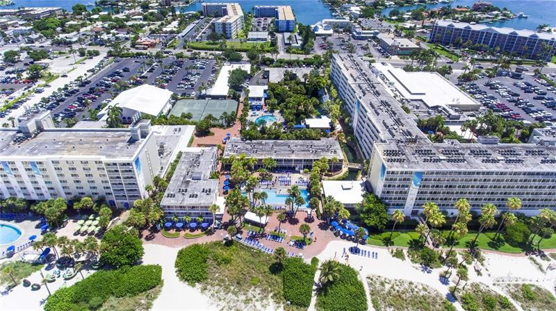 Convention center with two pools, beach access, se
