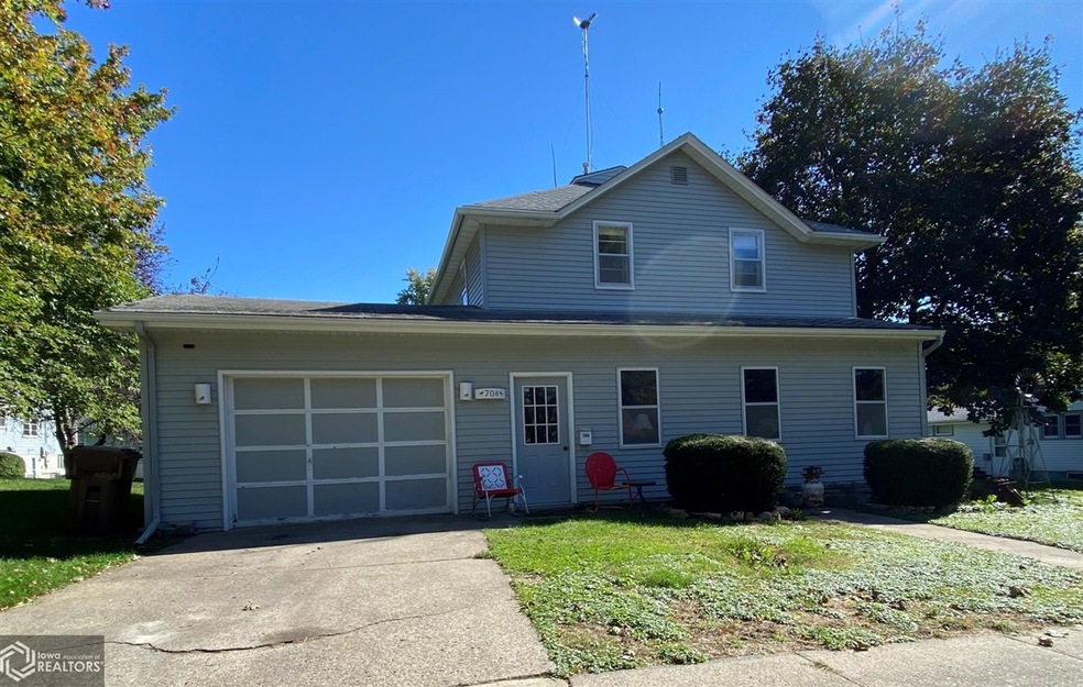 704 E Division St, Audubon, IA 50025 - photo 1