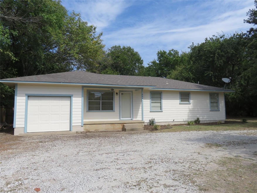 604 E Fm 120, Pottsboro, TX 75076 - photo 1