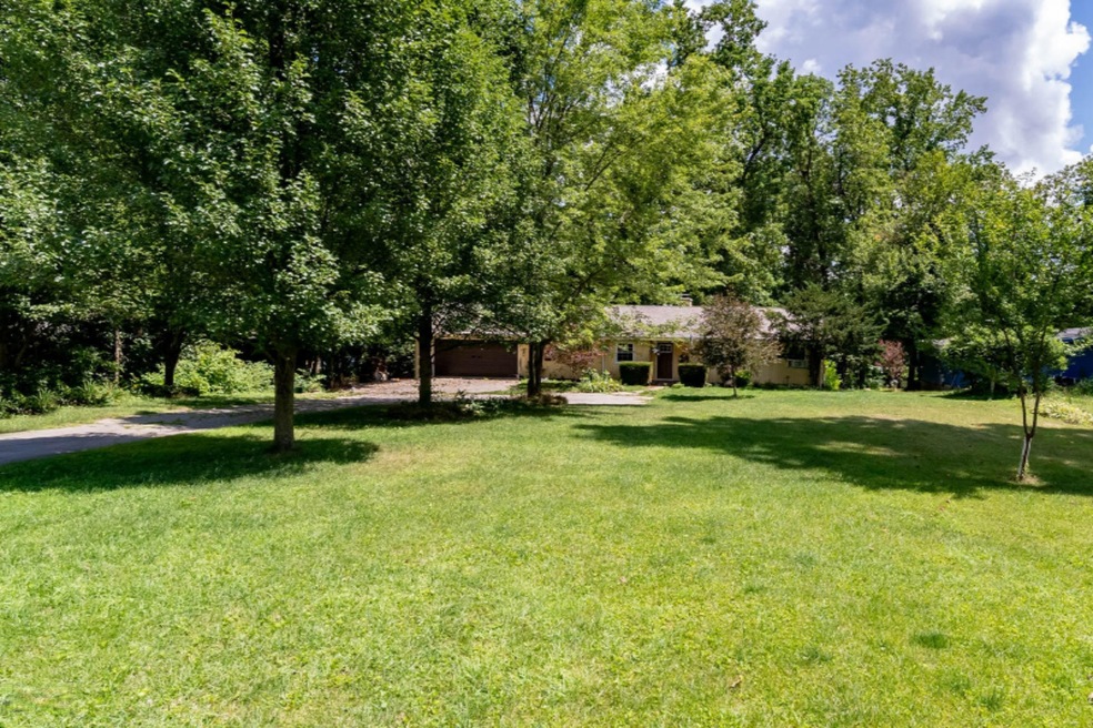 1875 Champlain Drive (37 of 38)