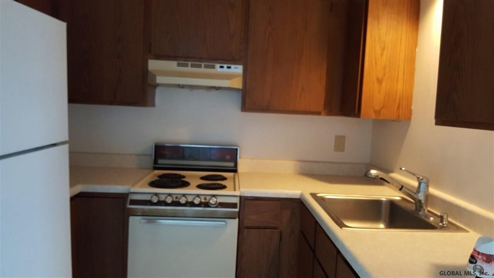 169 Central Ave unit 3Rd Floor, Albany, NY 12206 - photo 1