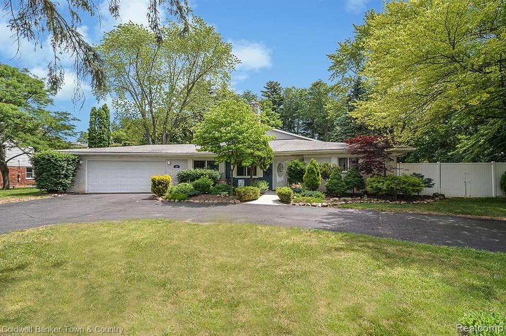 2799 Bay Dr, blue sky.JPG