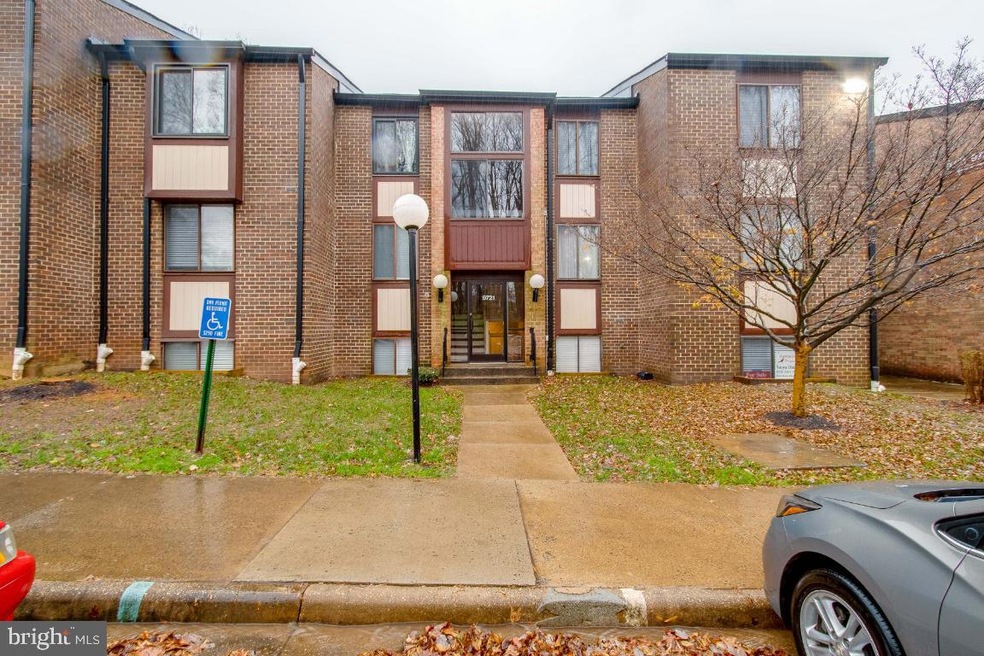 9721 Kings Crown Ct unit 2, Fairfax, VA 22031 - photo 1
