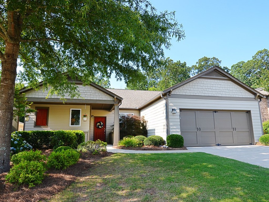 Fantastic 3 bedroom, 2 bath home is move-in ready 