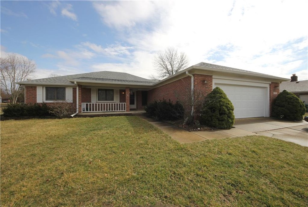 925 Creekside Ln, Plainfield, IN 46168 - photo 1