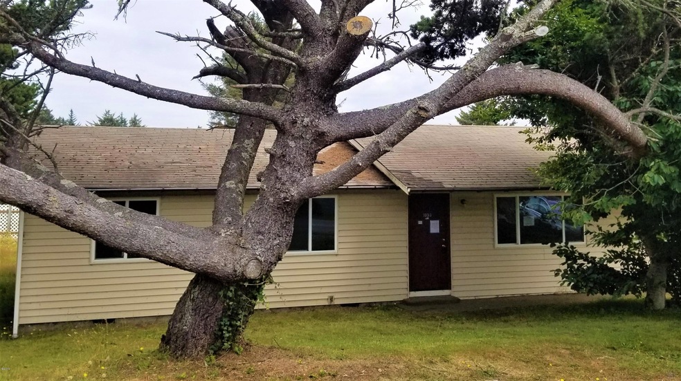 1053 SW 14th St, Lincoln City, OR 97367 - photo 1