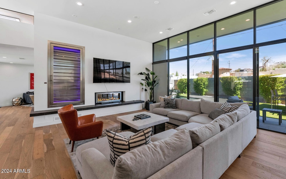 4602 E Glenrosa Ave, Phoenix, AZ 85018 - photo 1