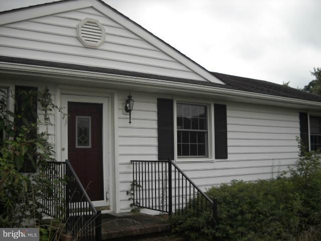 944 Howerton Rd, Dunnsville, VA 22454 - photo 1