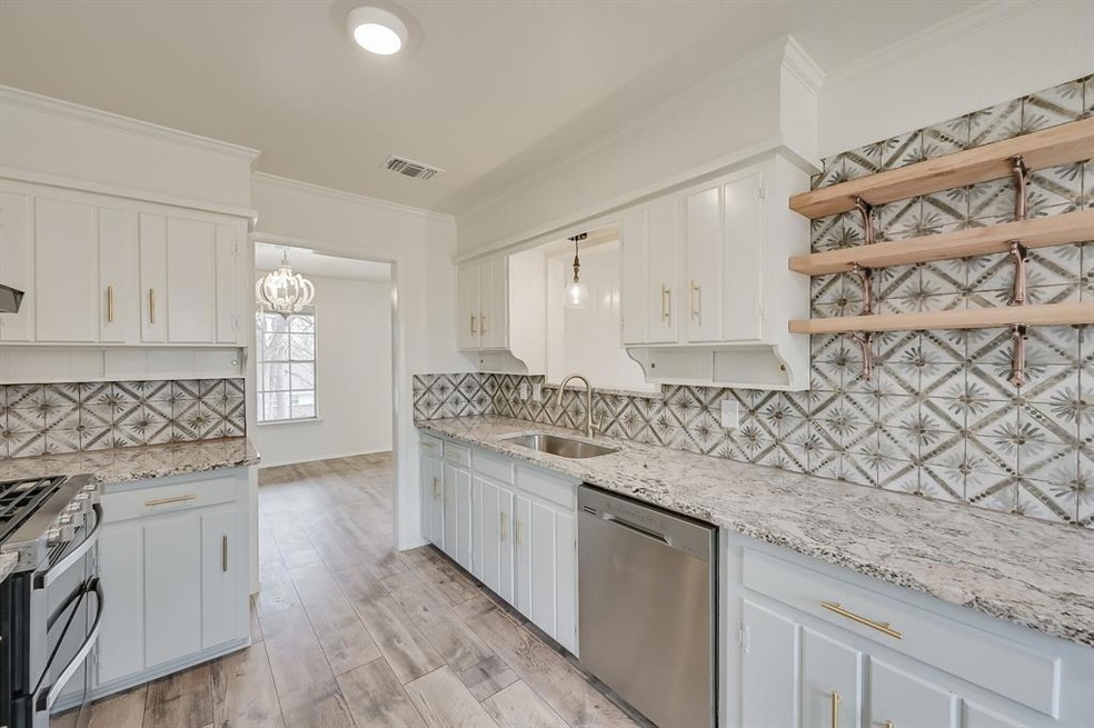 833 Wade Dr, Bedford, TX 76022 - photo 1