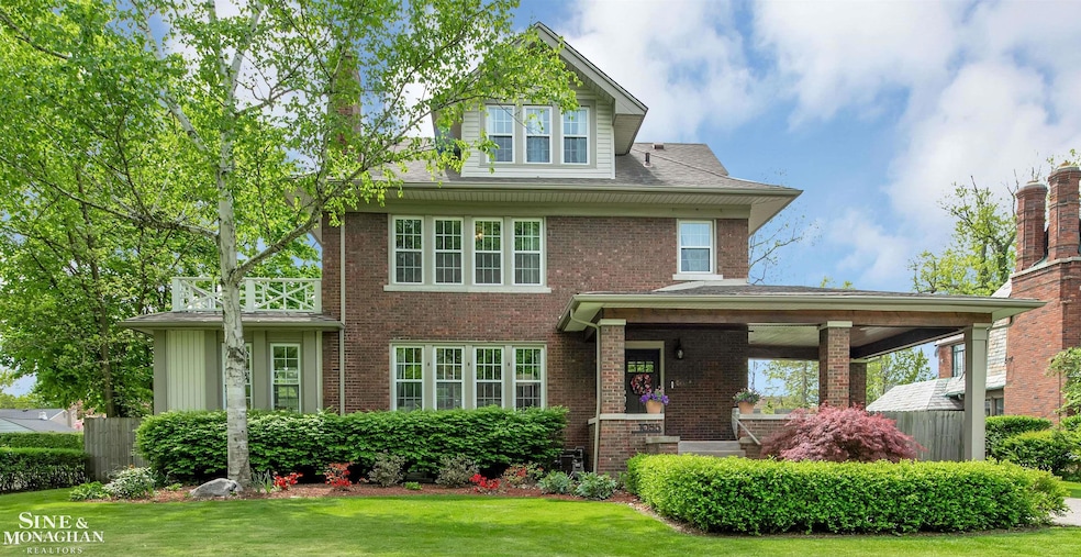 1055 Balfour St, Grosse Pointe Park, MI 48230 - photo 1