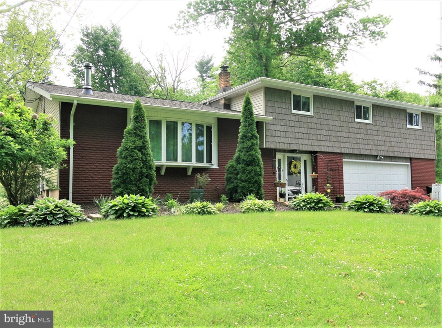 28150 Gaunts Bridge Rd, Columbus, NJ 08022 - photo 1