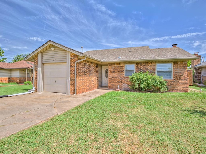 1810 W University St, Shawnee, OK 74804 - photo 1