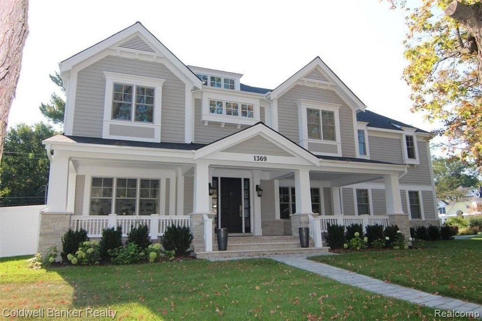 1369 N Glenhurst