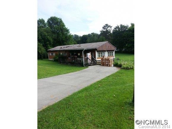 464 Carolina Cir, Hendersonville, NC 28792 - photo 1