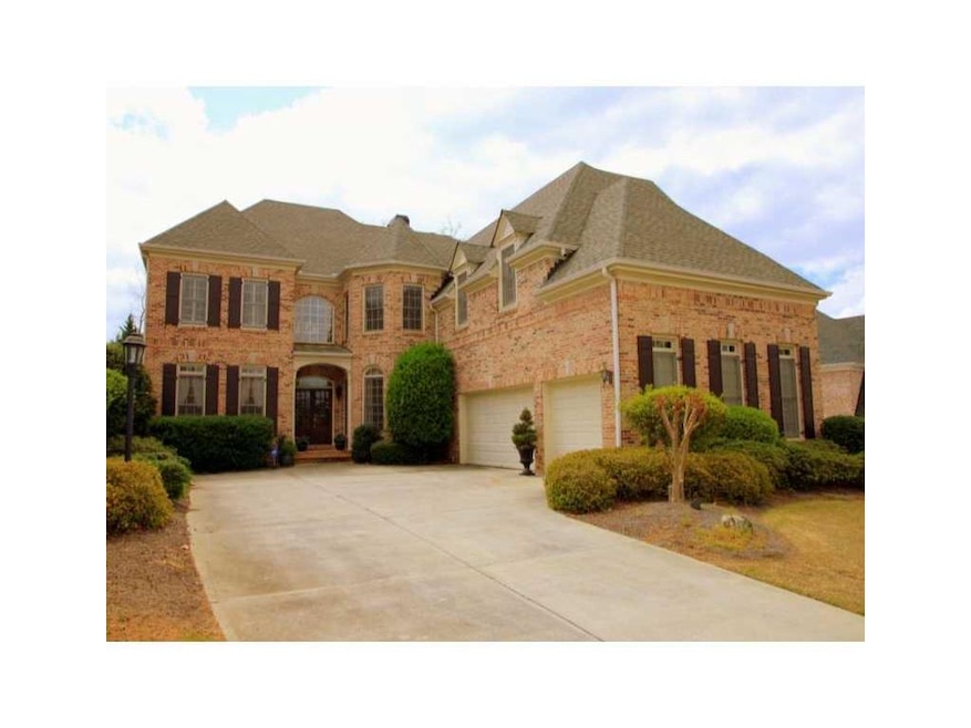 Exterior Front. Executive Home - Roswell/Cobb Coun