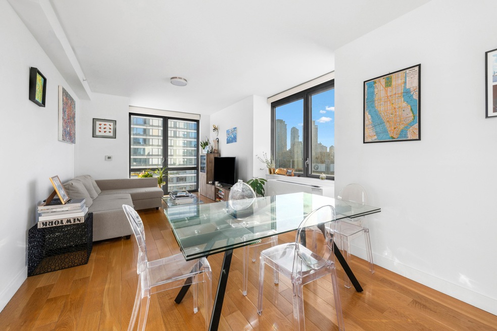 606 W 57th St unit 3307, New York, NY 10019 - photo 1
