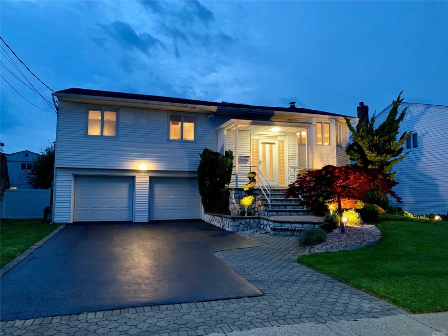 2095 Legion St, Bellmore, NY 11710 - photo 1