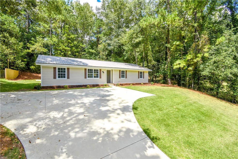 128 Brookside Dr, Alexander City, AL 35010 - photo 1