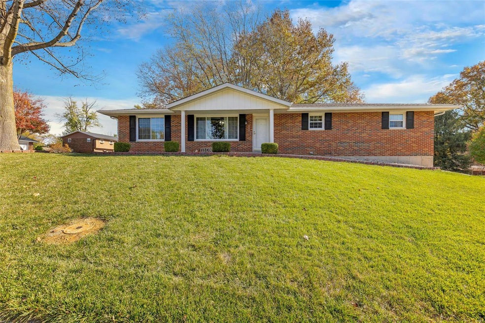 1004 Lincoln Dr, Maryville, IL 62062 - photo 1