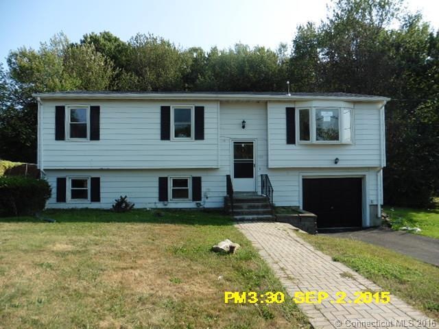 129 Lincolndale Dr, Waterbury, CT 06704 - photo 1