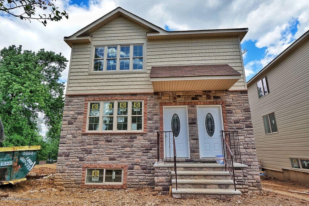 31 Howe St, Staten Island, NY 10310 - photo 1