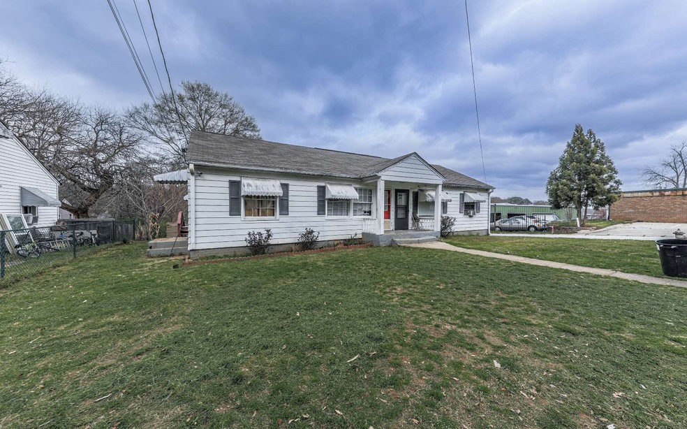 377 Garrison Dr SE, Marietta, GA 30060 - photo 1