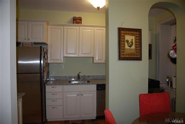 37 Hamilton Place unit MA, Tarrytown, NY 10591 - photo 1