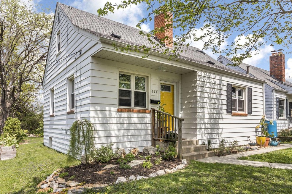 614 E Longview Ave 23