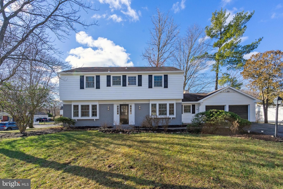 13134 Madonna Ln, Fairfax, VA 22033 - photo 1