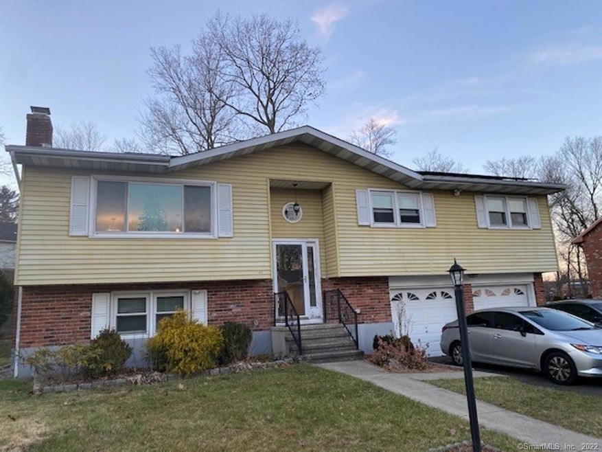 102 Carriage Dr, Waterbury, CT 06708 - photo 1