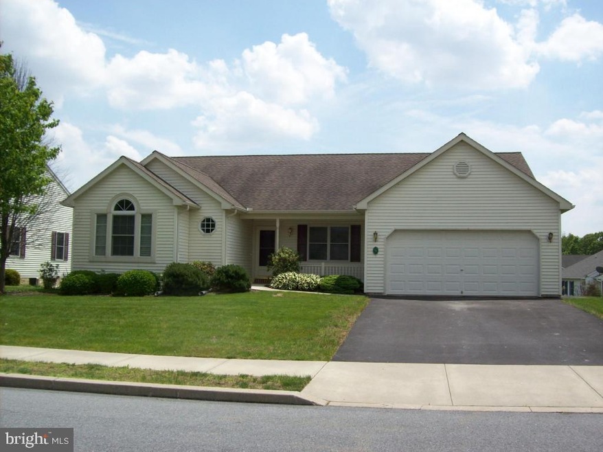 16 Greenbriar Dr, Myerstown, PA 17067 - photo 1