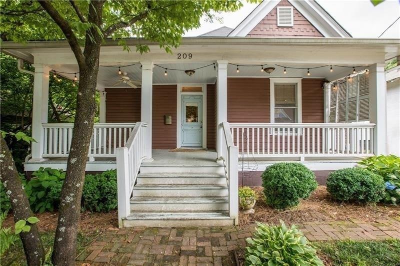 Charming Historic Bungalow in the Heart of Cabbage