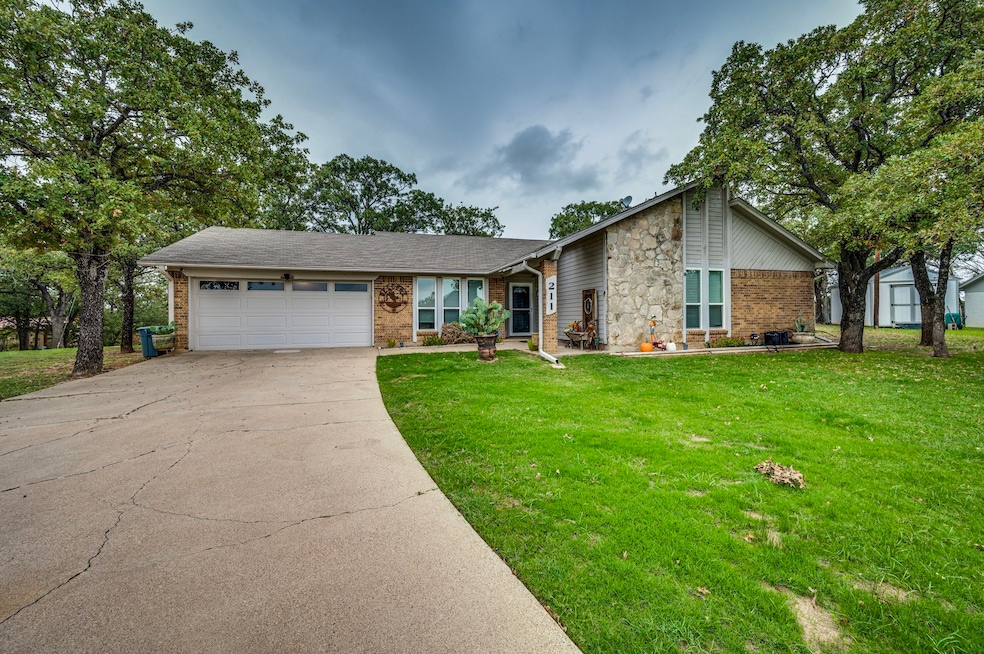 211 Willow Creek Ct, Mansfield, TX 76063 - photo 1