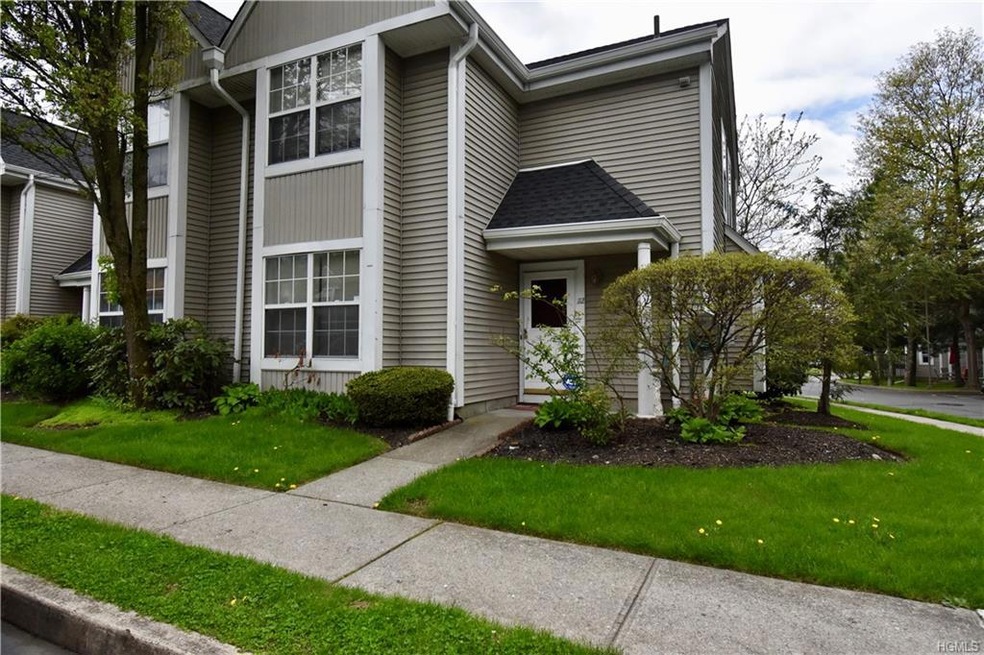 112 Creekside Cir, Spring Valley, NY 10977 - photo 1