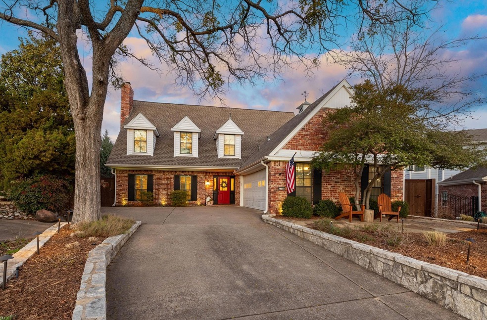 2726 Lawtherwood Ct, Dallas, TX 75214 - photo 1