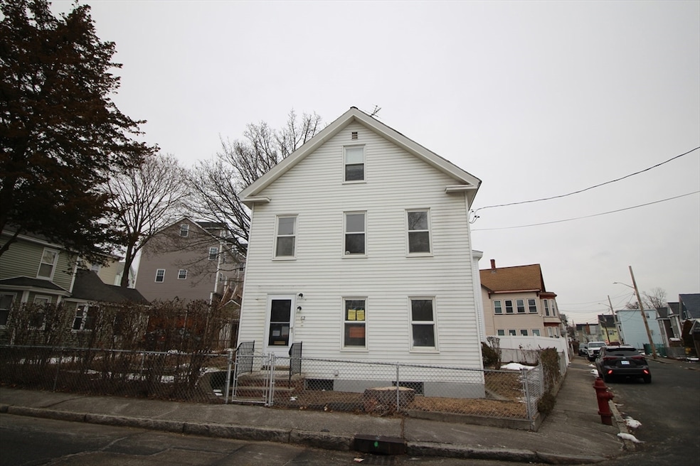 62 Chambers St unit 2 up, Lowell, MA 01852 - photo 1