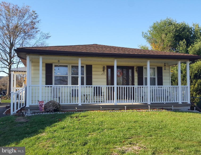 237 Wakefield Rd, Hagerstown, MD 21740 - photo 1