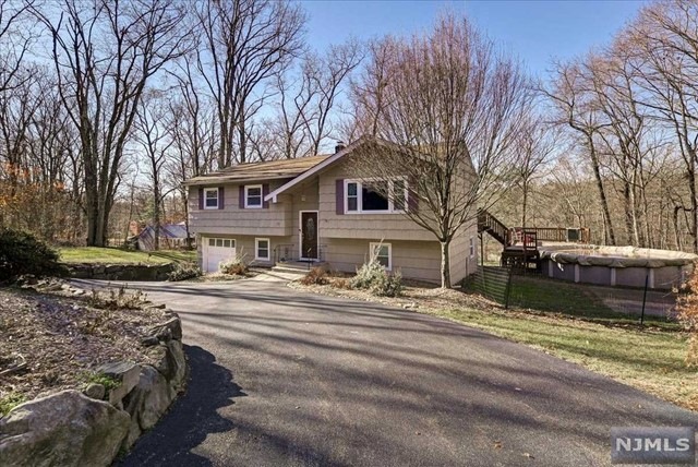 52 Fountain Dr, Ringwood, NJ 07456 - photo 1