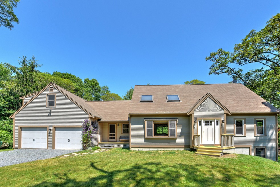 82 Scraggy Neck Rd, Bourne, MA 2532 - photo 1