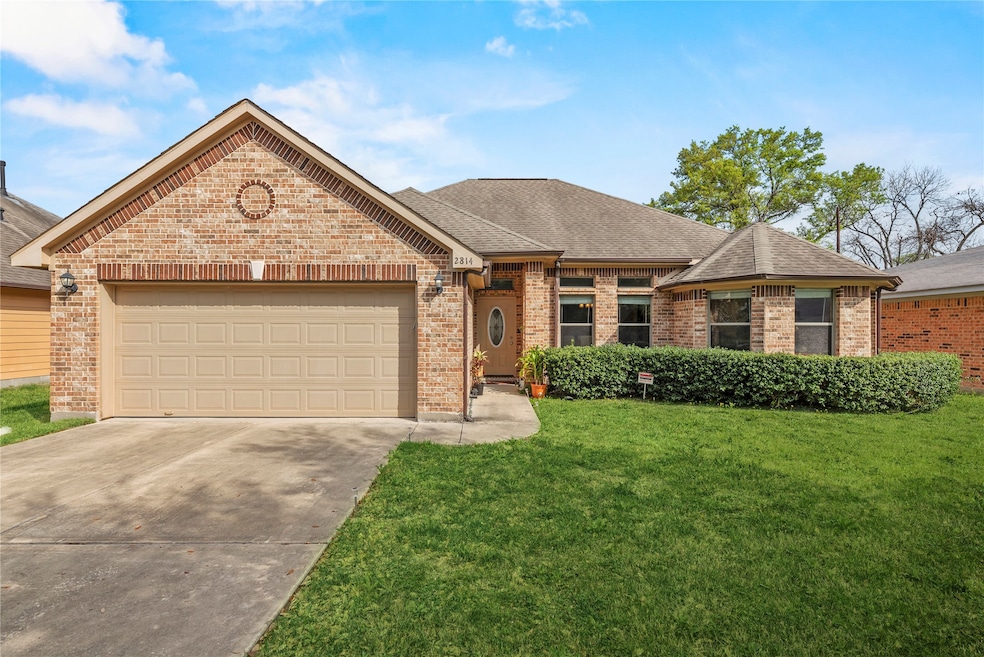 2814 Carmel St, Houston, TX 77091 - photo 1