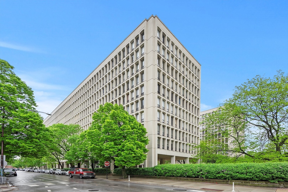 1450 E 55th Place unit 317S, Chicago, IL 60637 - photo 1