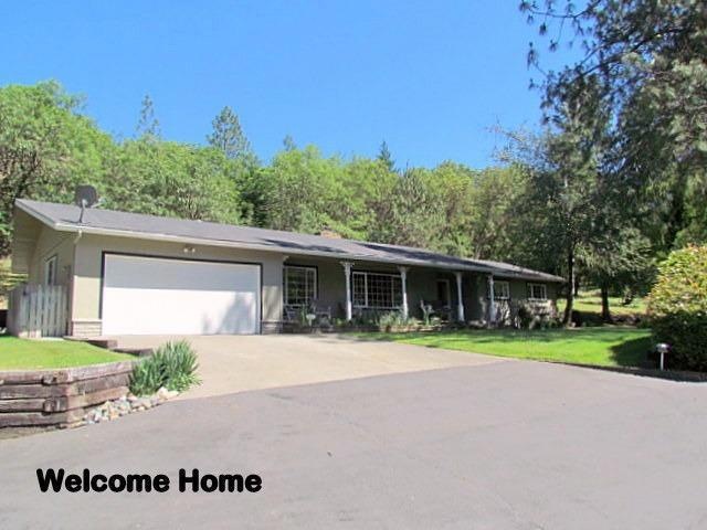 1575 Pinecrest Dr, Grants Pass, OR 97526 - photo 1