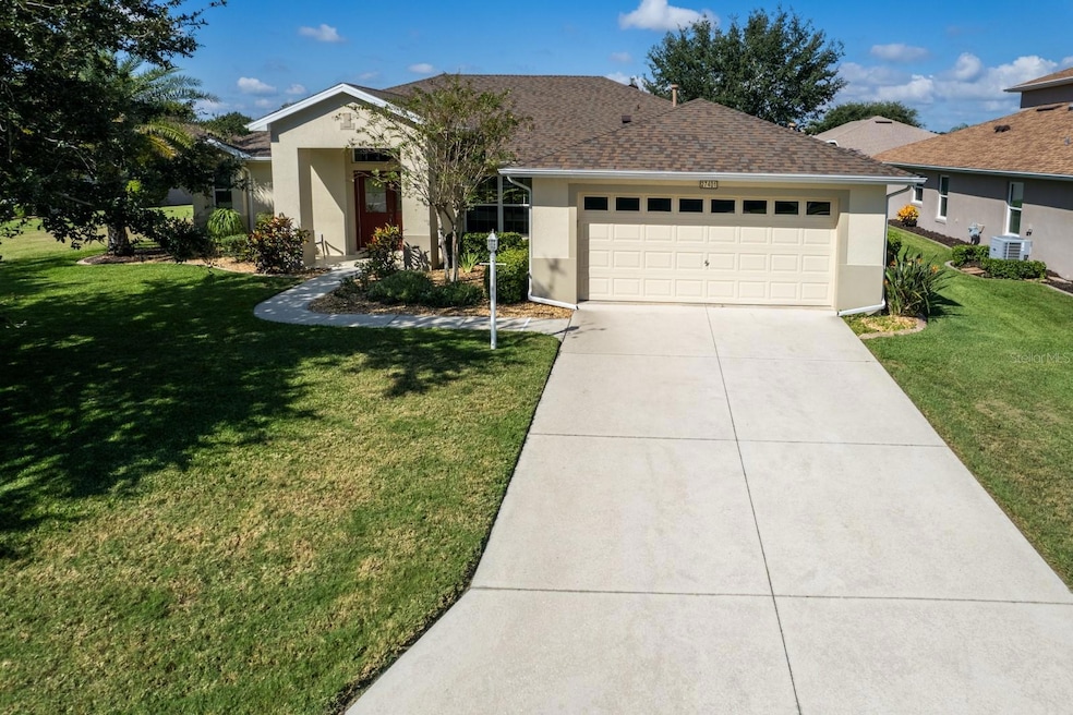 27401 Pine Straw Rd, Leesburg, FL 34748 - photo 1