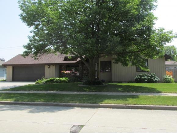 1508 N Linwood Ave, Appleton, WI 54914 - photo 1
