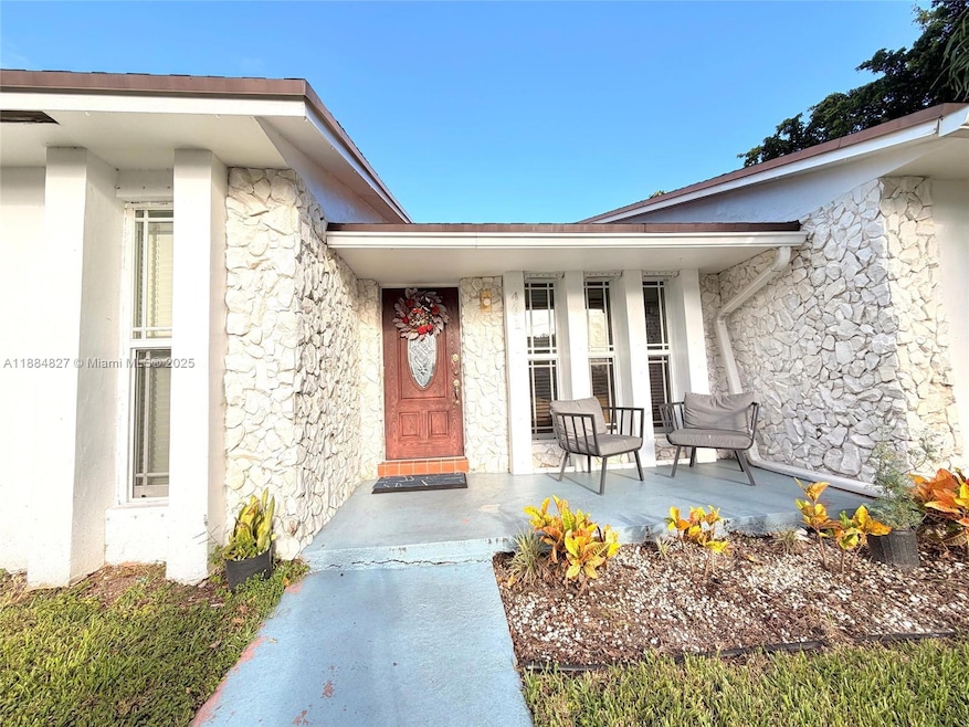 401 SE 5th St, Dania, FL 33004 - photo 1